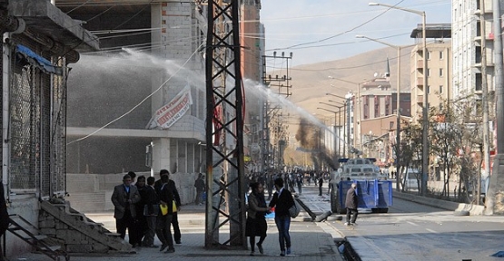 Duvar Protestosuna Polis M Dahalesi Nce Vatan Gazetesi