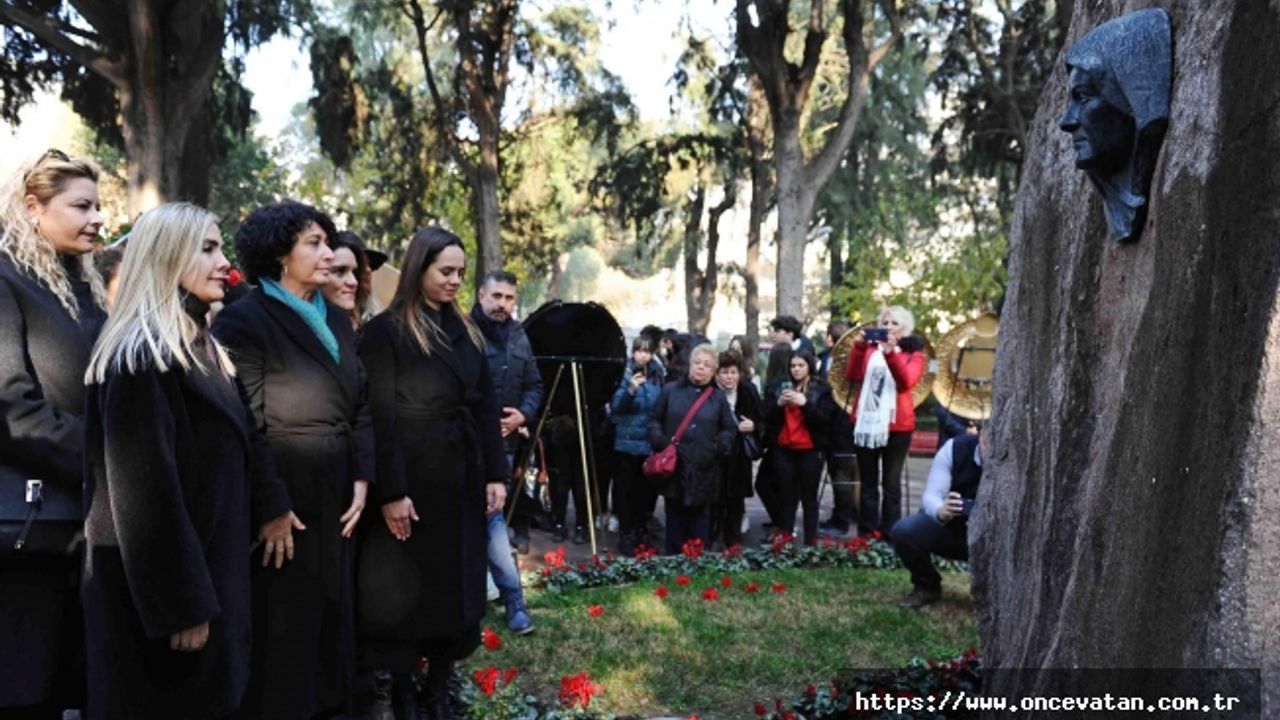 Zübeyde Hanım, Karşıyaka'daki kabri başında anıldı