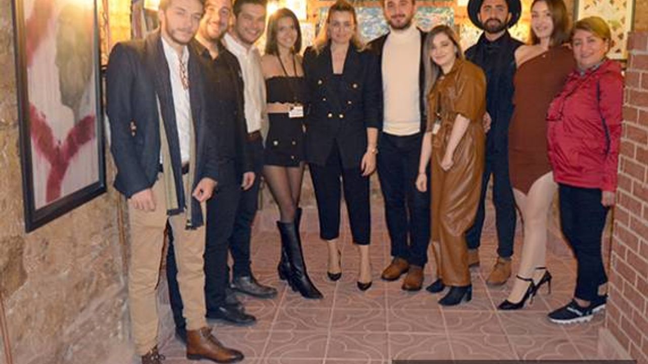 “Four Seasons Specıal Art Exhıbıtıon 2” Karma Sergisi Santa Maria Draperis Kilisesi’nde Açıldı