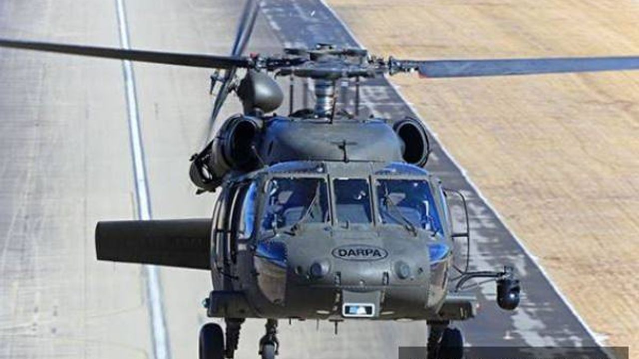 Kara Şahin helikopteri ilk defa pilotsuz uçtu