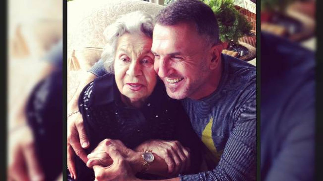 Bu şarkı 84 milyona armağan ‘‘SAATLER’’