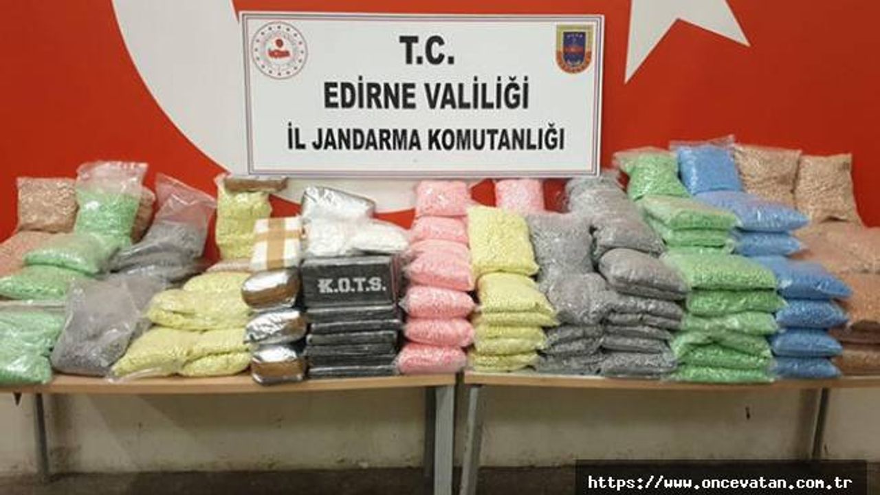 Soylu'dan ele geçirilen uyuşturucu paylaşımı