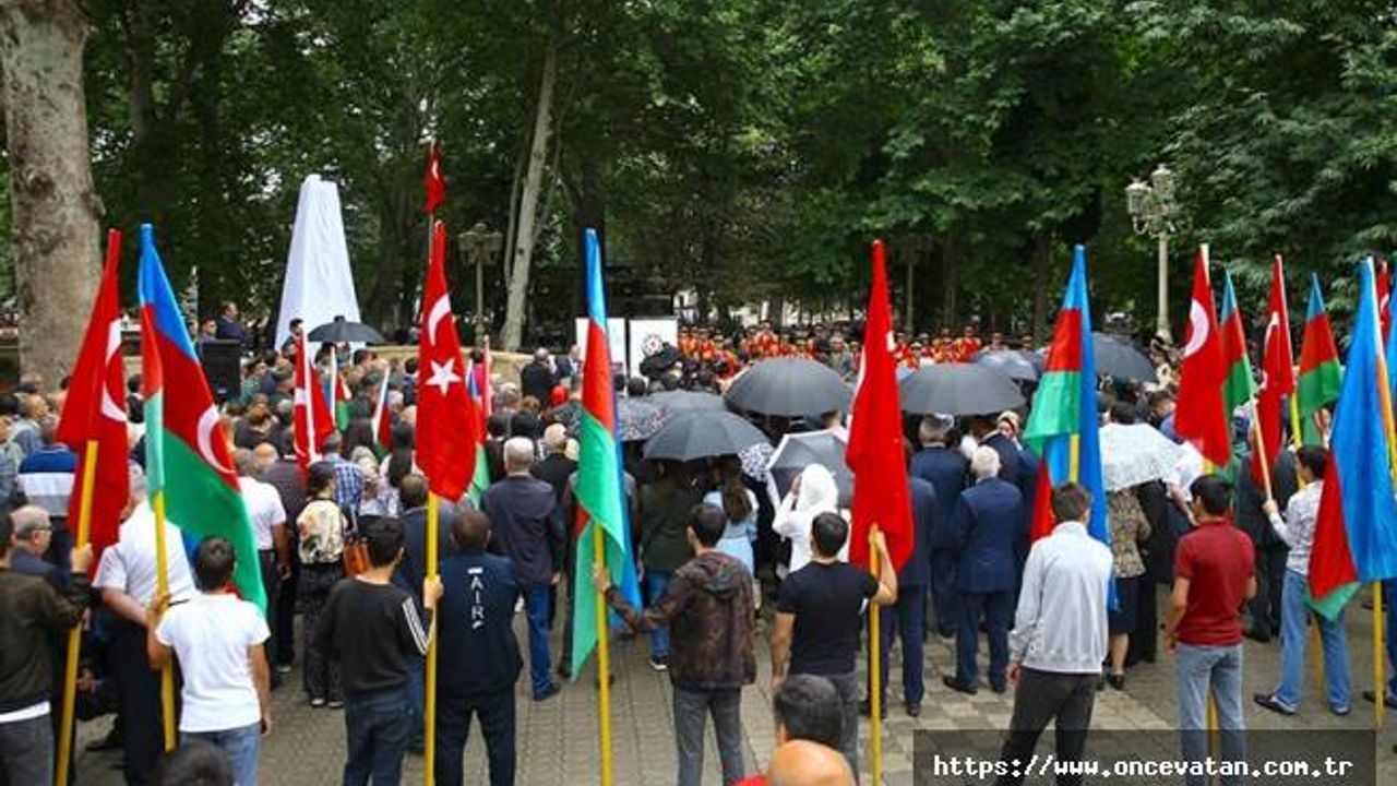 Ermeni çetelerin 1918'de katlettiği Azerbaycanlılar anılıyor