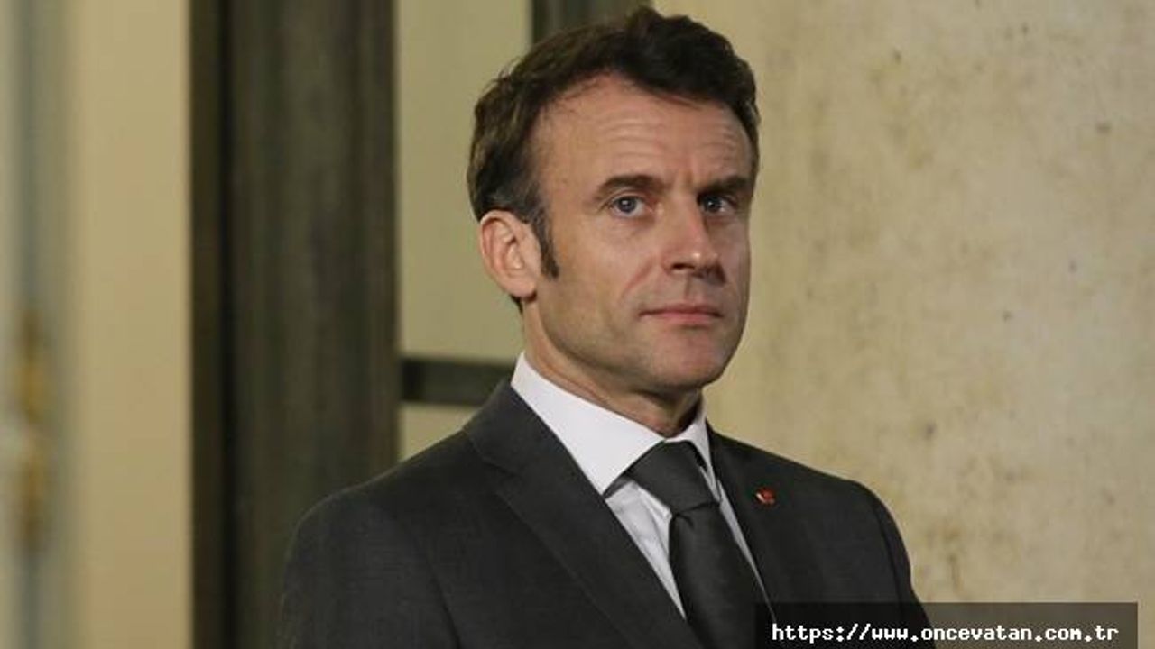 Macron, emeklilik reformu karşıtlarınca yuhalandı