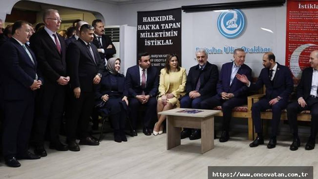 Cumhurbaşkanı Erdoğan, Bağcılar Ülkü Ocakları'nı ziyaret etti
