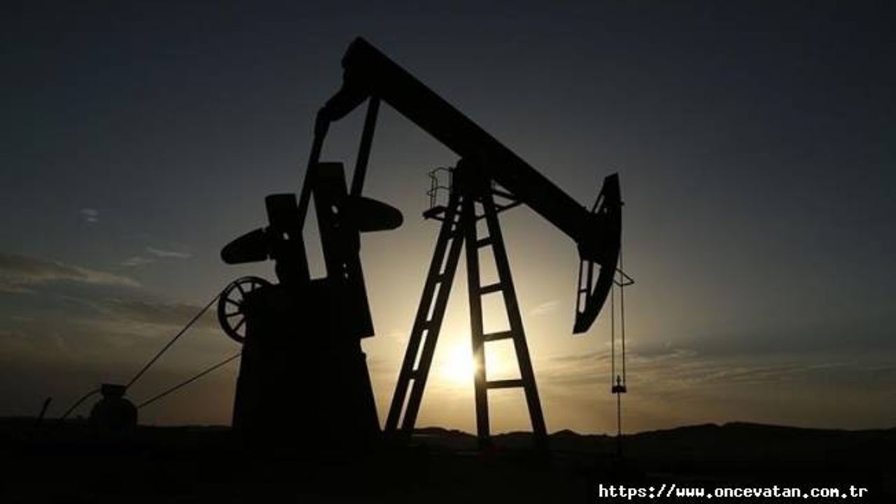 IEA, küresel petrol talebi öngörüsünü sabit tuttu