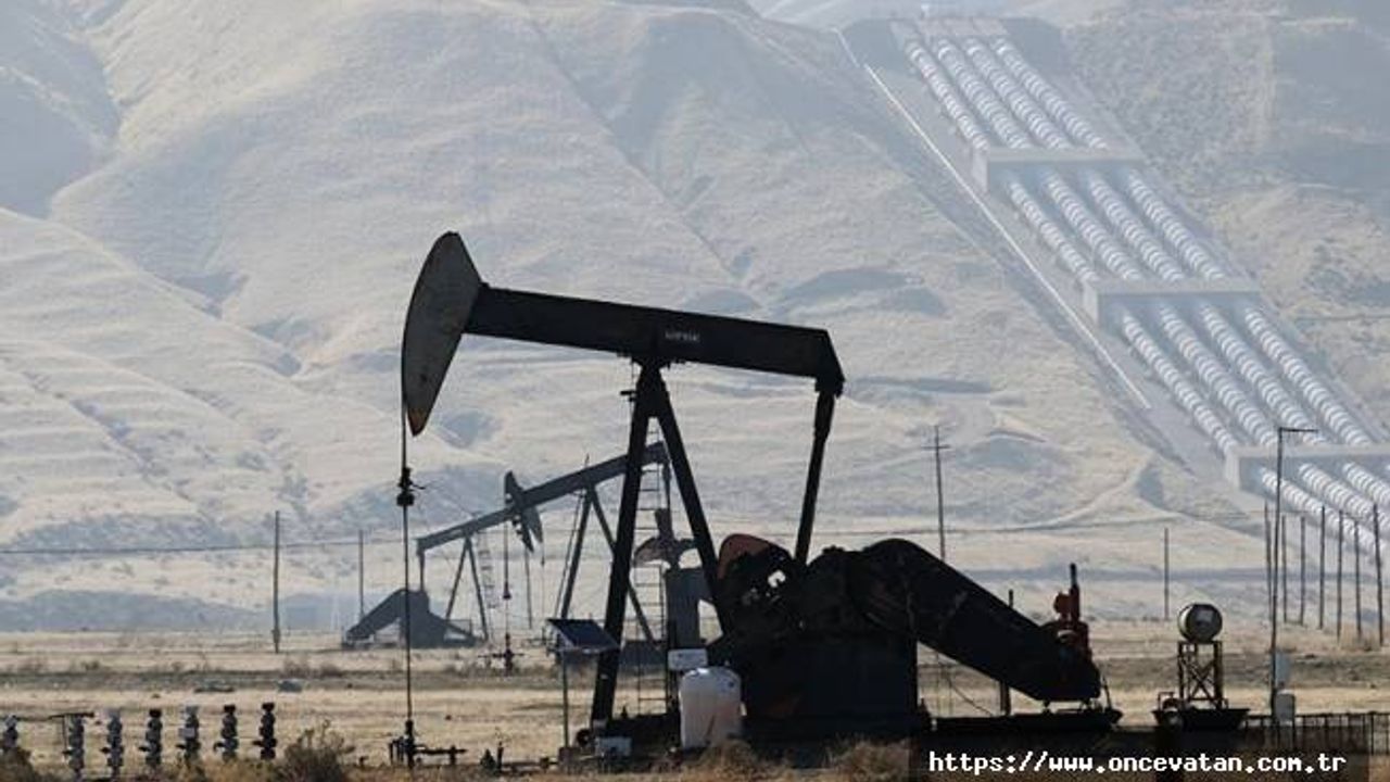 IEA: OPEC+ ülkelerinin açıkladığı yeni üretim kesintileri petrol fiyatlarını tırmandırma riski taşıyor