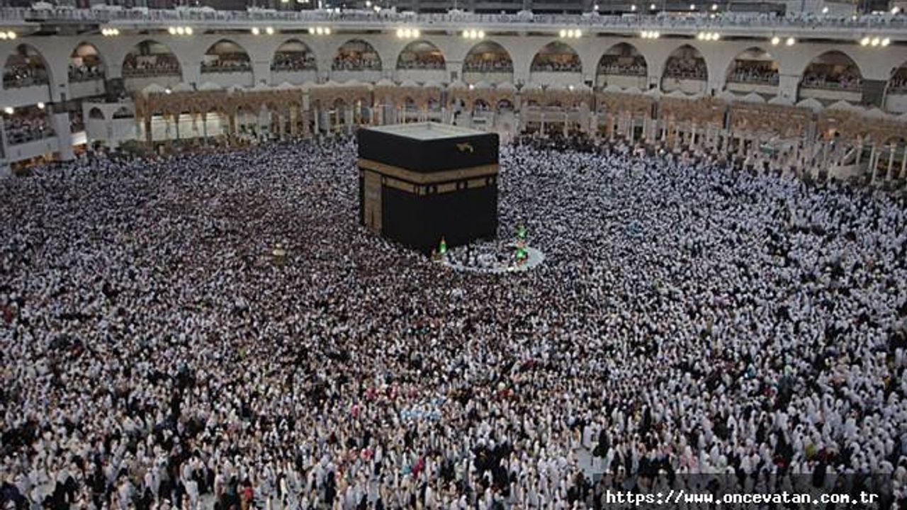 Kabe, ramazanın 25. gecesinde 1,5 milyonun üzerinde Müslüman'ı ağırladı