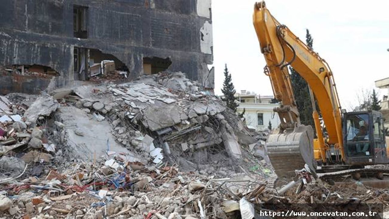 Kahramanmaraş'ta bina yıkım ve enkaz kaldırma çalışmaları 17 mahallede devam edecek