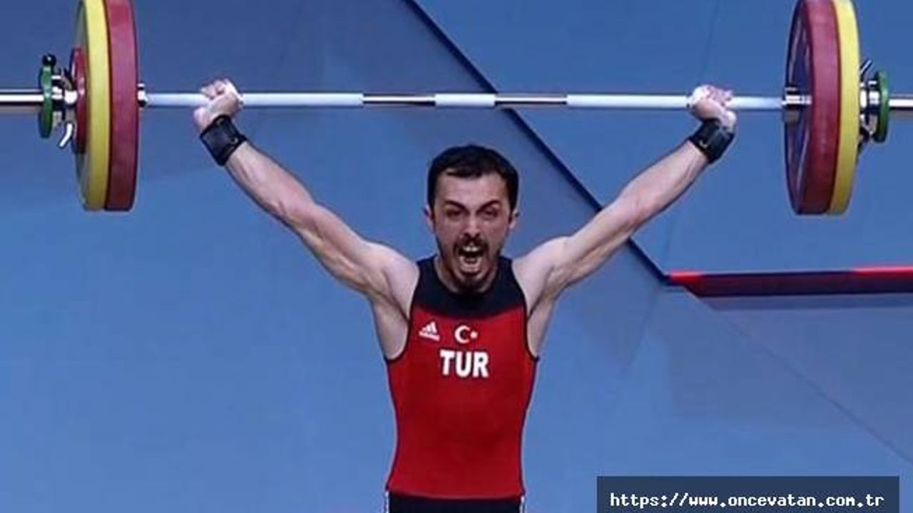 Milli sporcu Muammer Şahin, Avrupa Halter Şampiyonası'nda gümüş madalya kazandı