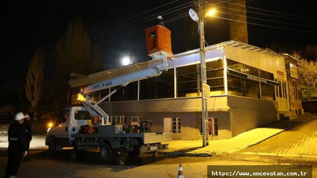 Muş'ta ekipler kesintisiz elektrik enerjisi için gece gündüz görev başında