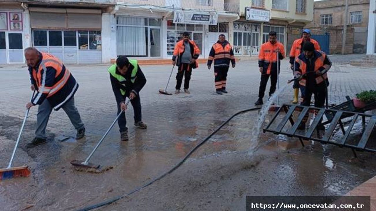 Şanlıurfa'da sağanak sonrası temizlik çalışması başlatıldı