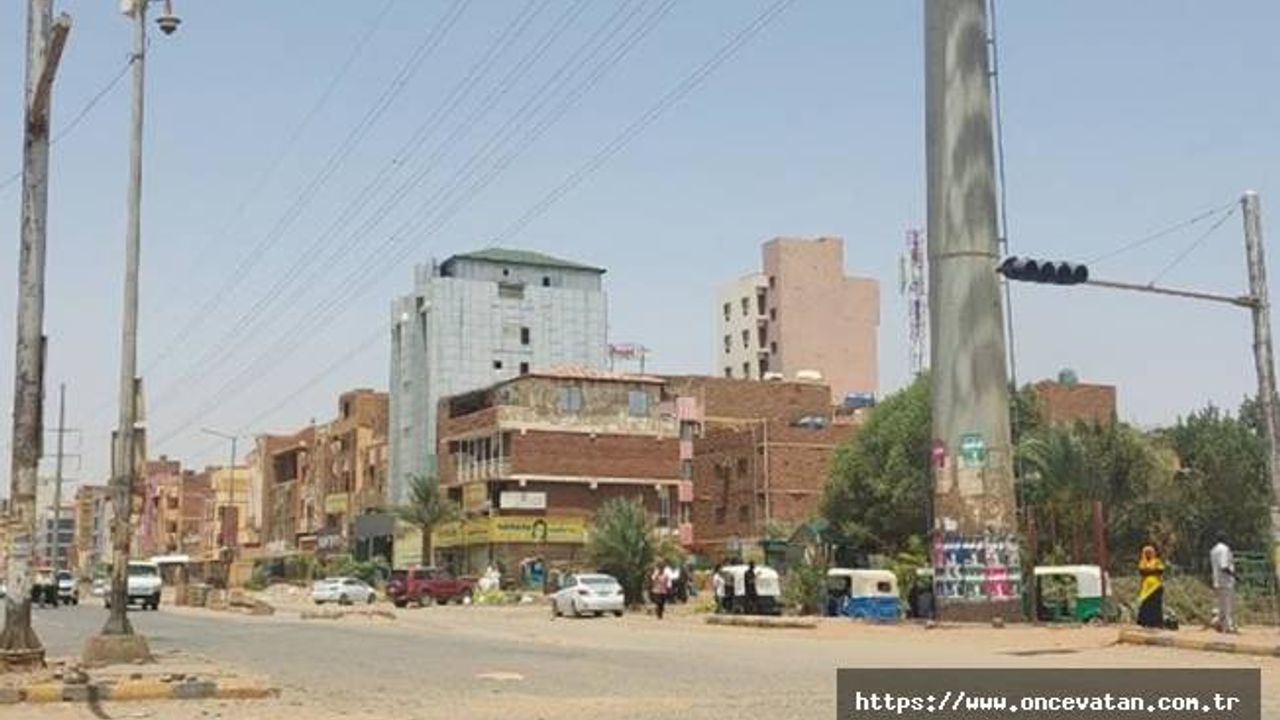 Sudan'da ordu ile Hızlı Destek Kuvvetleri arasında silahlı çatışmalar başladı