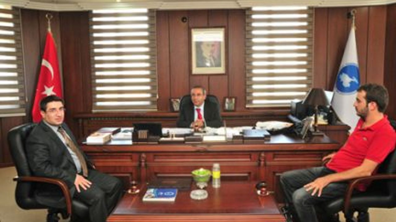  VATBO Başkanı Toprak YYÜ Rektörü Battal’ı ziyaret etti