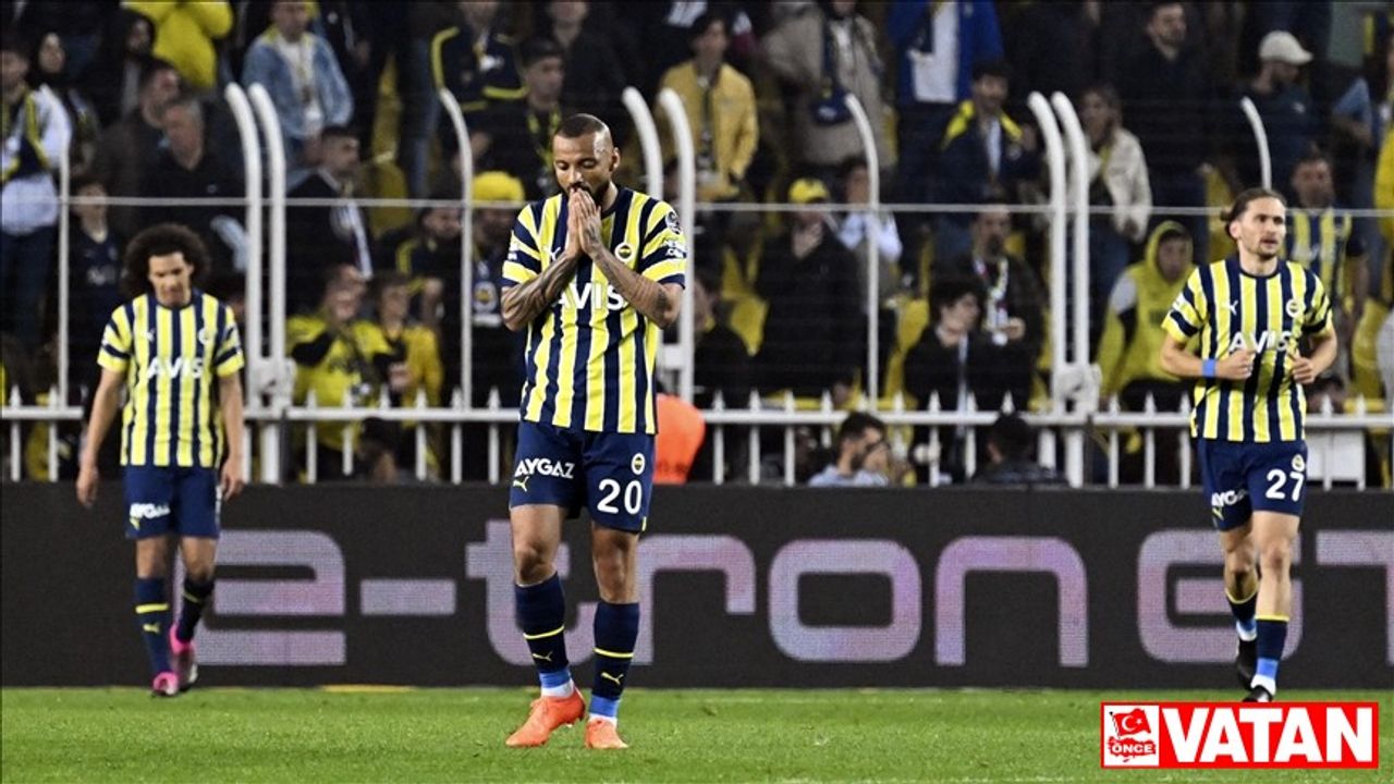 Fenerbahçe'ye zirve yarışında son dakika şoku
