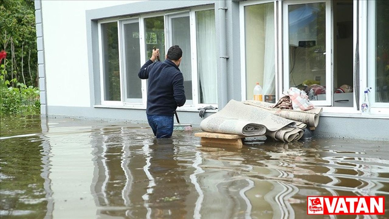 Fatsa'da sağanak su baskınlarına neden oldu