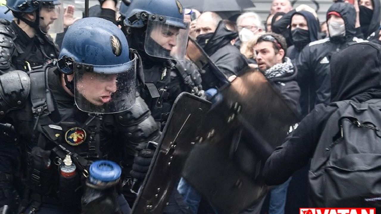 Fransa'da Müslümanlara yönelik polis şiddeti