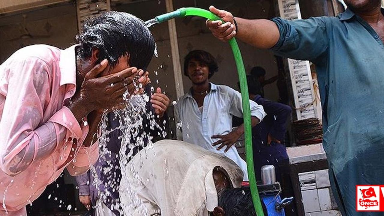 Pakistan'da enerji açığı, kavurucu sıcaklarda halkı zor durumda bıraktı