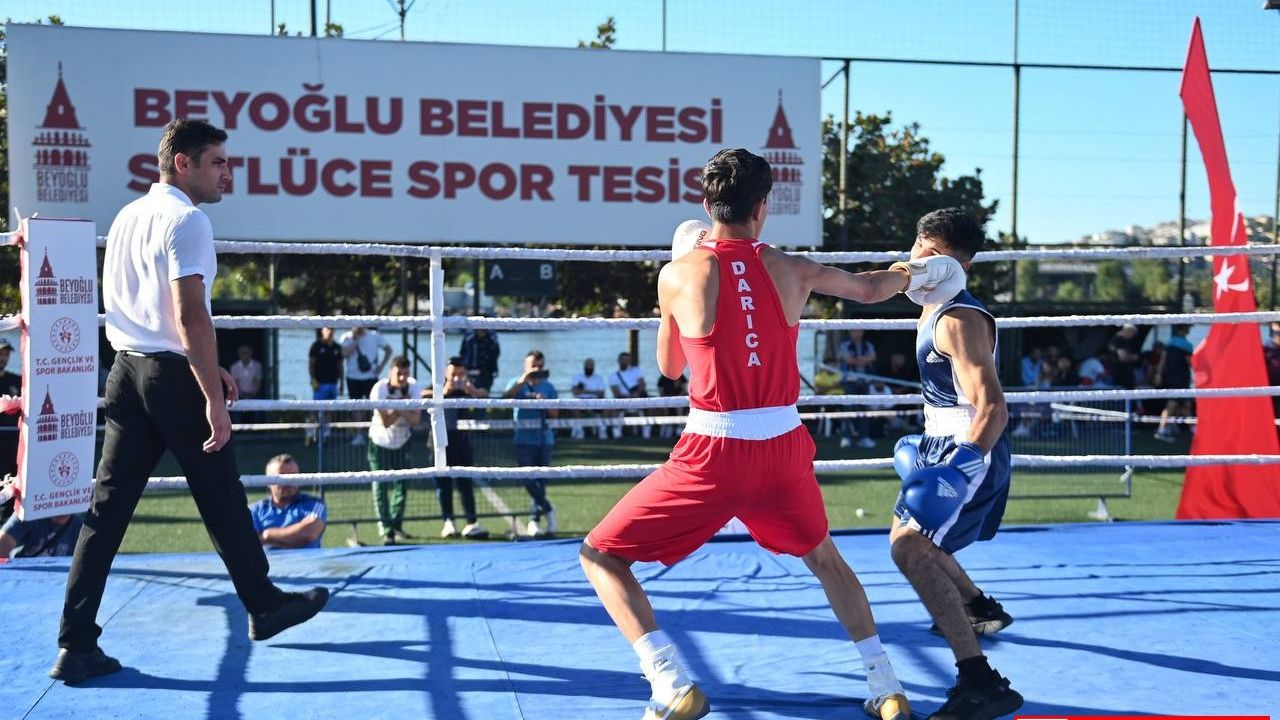 15 Temmuz Demokrasi Şehitleri Boks Turnuvası’nın üçüncüsü  gerçekleştirildi