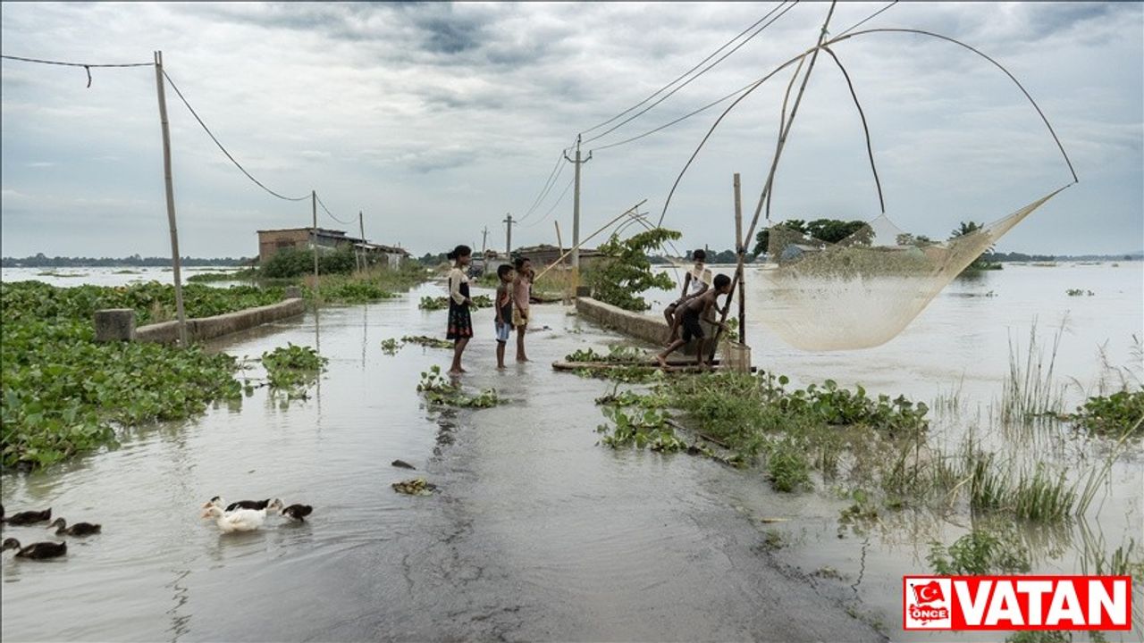 Hindistan'ın kuzeyindeki sel ve toprak kaymalarında 50'den fazla kişi öldü