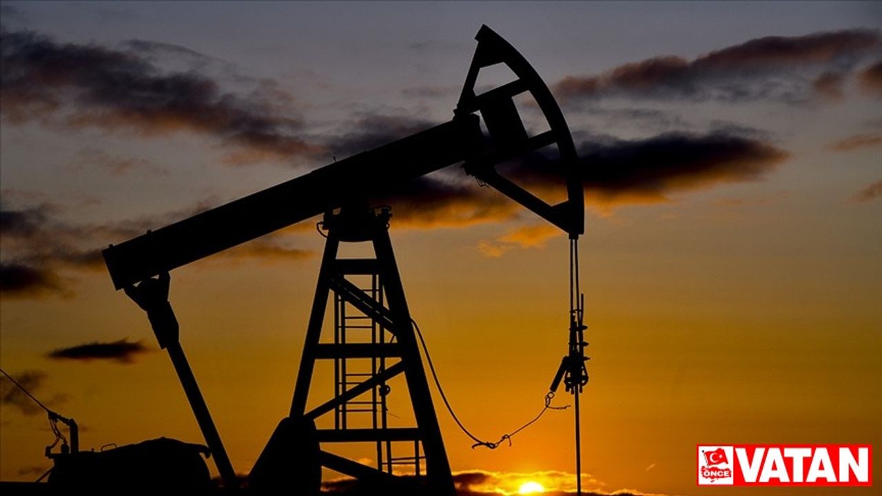Orta Doğu'daki en büyük 12 petrol sahasından günlük 15 milyon varil petrol çıkarılıyor