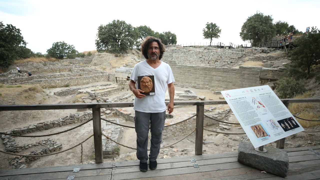 Troya Antik Kenti Kazı Başkanı Prof. Dr. Aslan, İtalya'dan aldığı uluslararası ödülü değerlendirdi