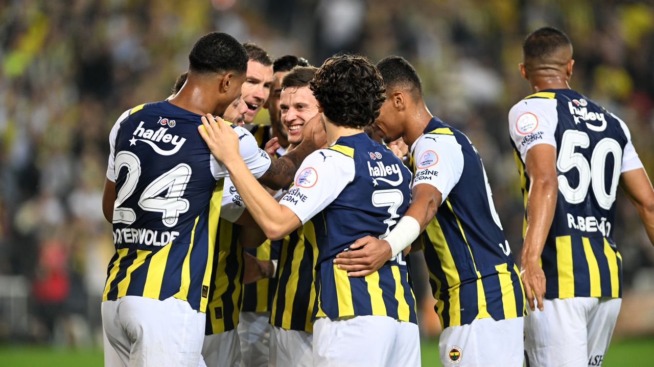 Fenerbahçe, Başakşehir karşısında gol oldu yağdı!