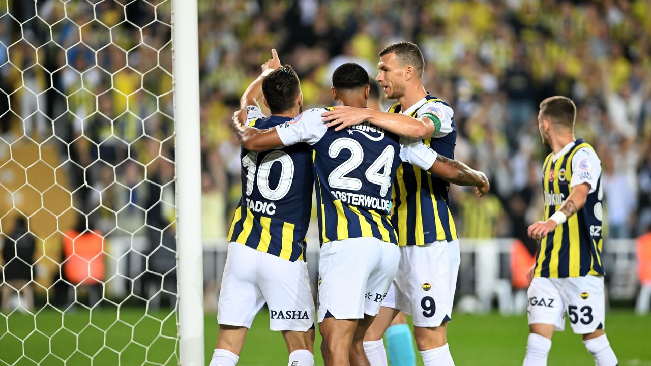 İlk yarı sonucu:  Fenerbahçe 3 - Rams Başakşehir: 0