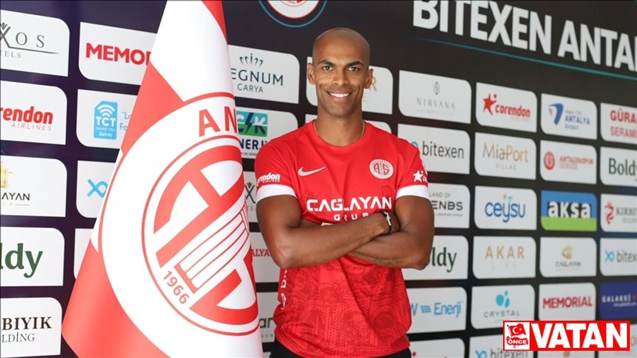 Antalyaspor'dan trafik kazasında yaralanan futbolcu Naldo'nun ailesine ilişkin açıklama