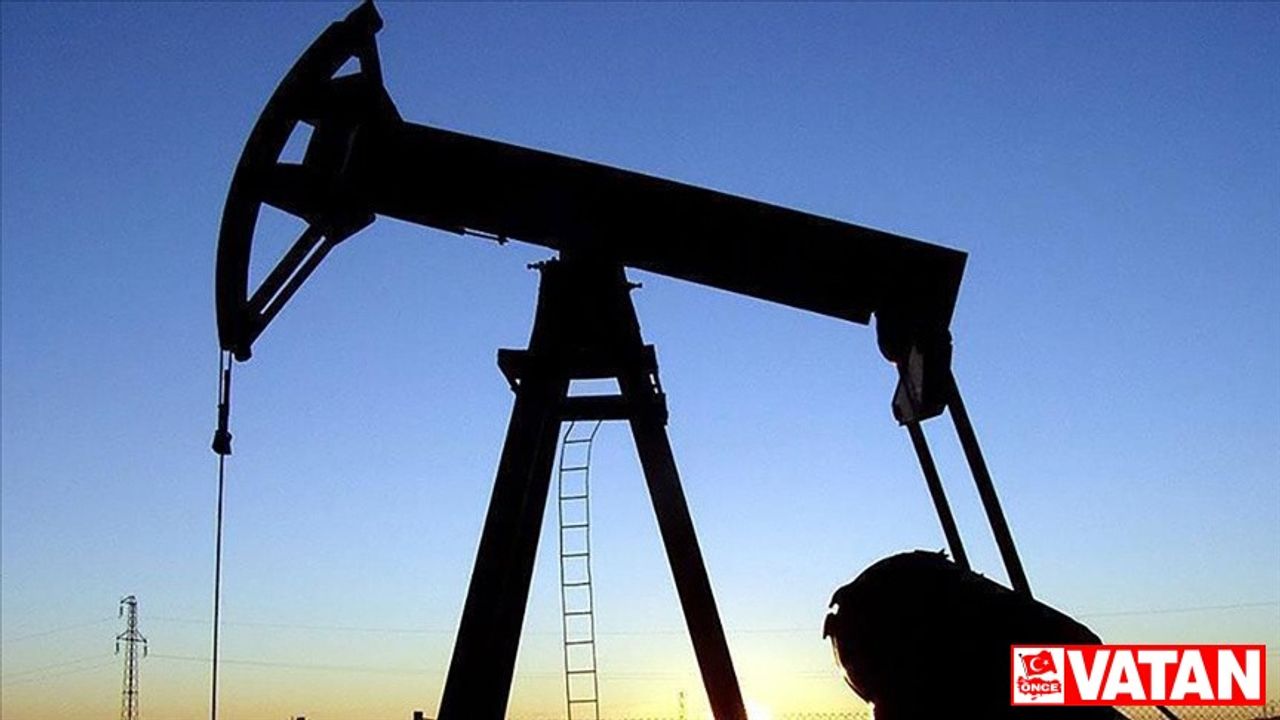 Brent petrolün varil fiyatı 89,89 dolar