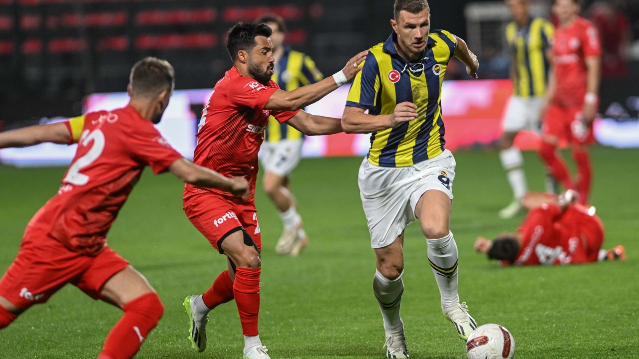 İlk yarı sonucu: Pendikspor 0 - Fenerbahçe 2