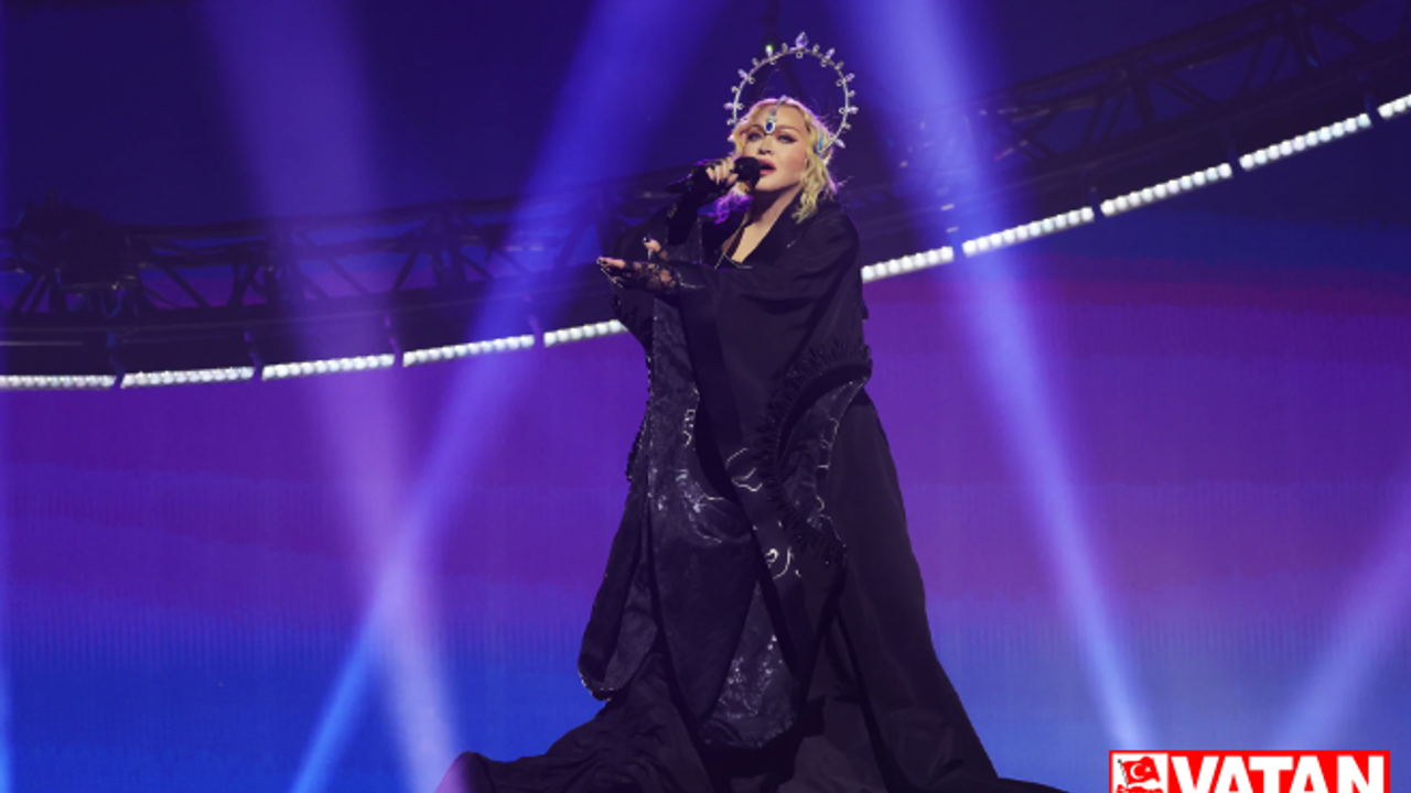 Madonna'nın 'Kutlama' turu: İkonik sahne kostümleri 