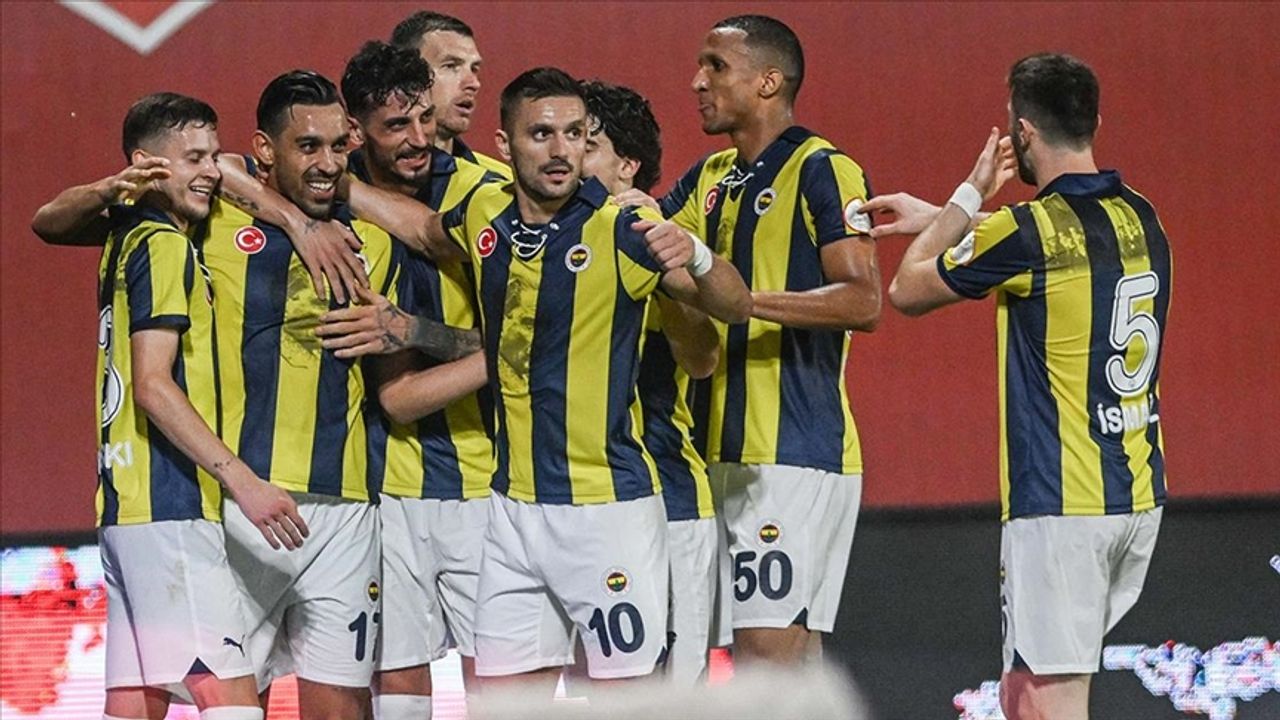Fenerbahçe 10'da 10 yaparak liderliğini sürdürdü