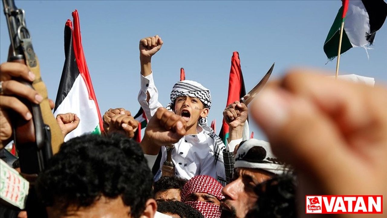 Yemenliler, İsrail'in Gazze'deki hastane saldırısını protesto etti