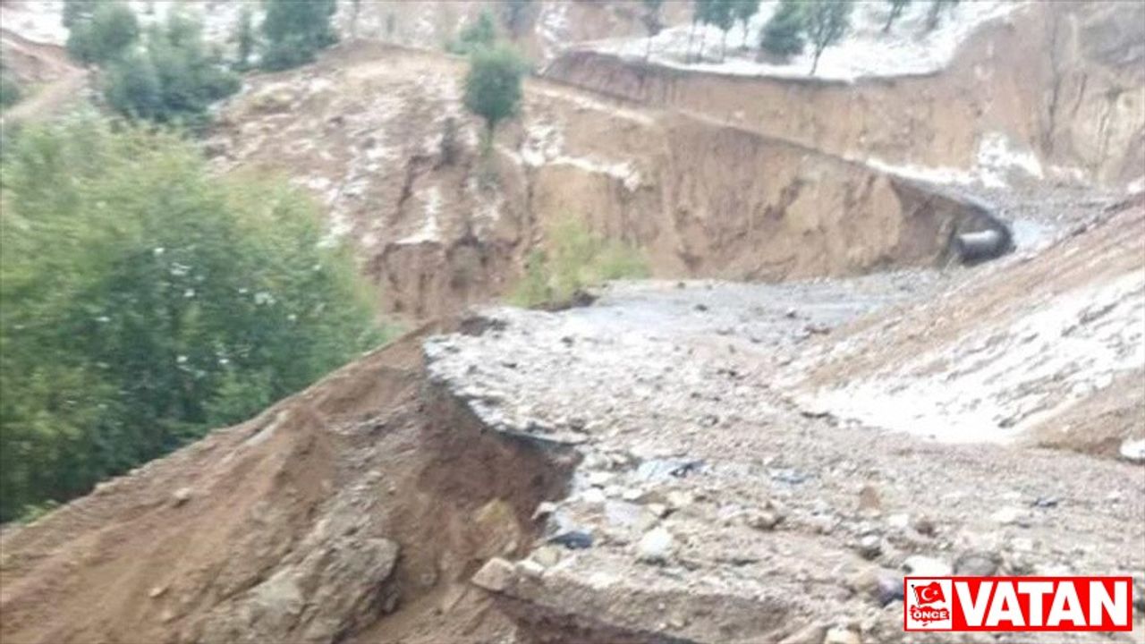 Diyarbakır Kulp'ta yağıştan etkilenen iki mahalledeki okullarda eğitime 3 gün ara verildi