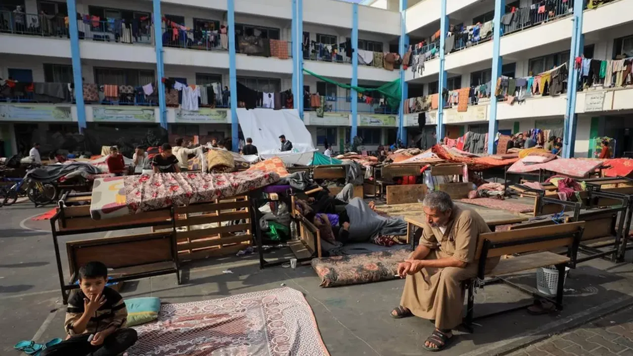 Gazze'de kaçan mülteciler açlık ve hastalıkla karşı karşıya: 'Karanlık Çağdayız'