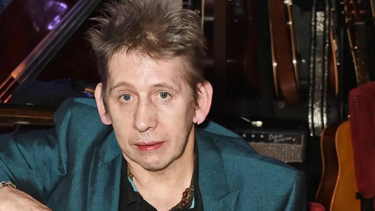 Shane MacGowan: Pogues'un şarkıcısı 65 yaşında öldü