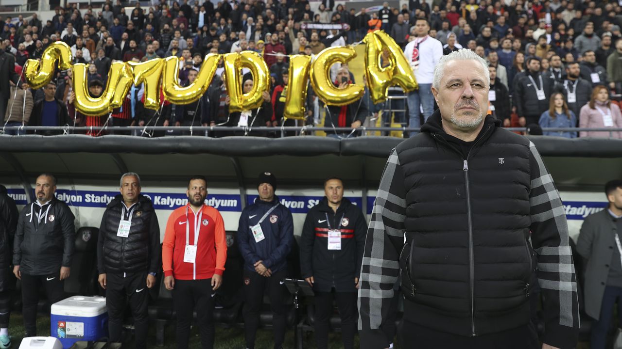 Gaziantep FK Teknik Direktörü Sumudica: Çok kötü oynadık, pozisyona giremedik