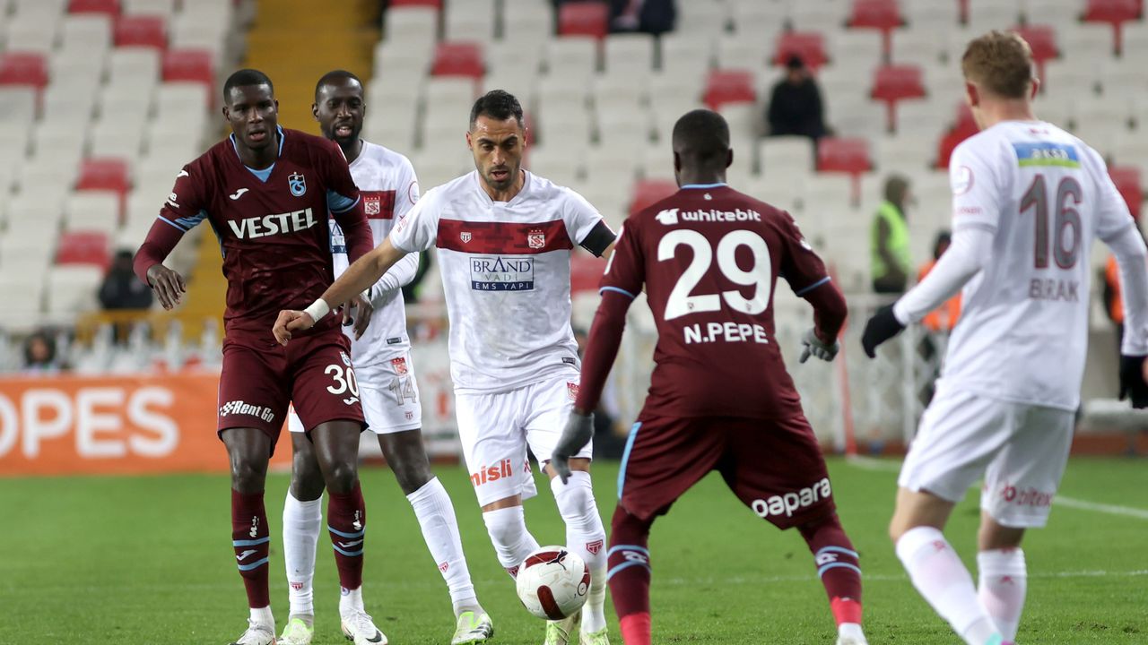 İlk yarı sonucu: Sivasspor 2 - Trabzonspor 2