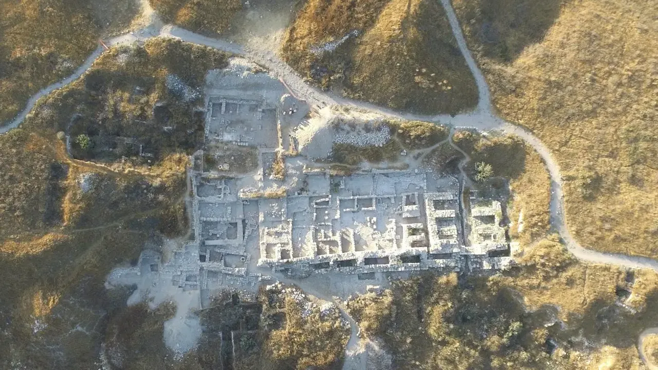 Tel Gezer'de yapılan radyo karbon tarihleme, arkeologlara yeni bakış açıları sunuyor