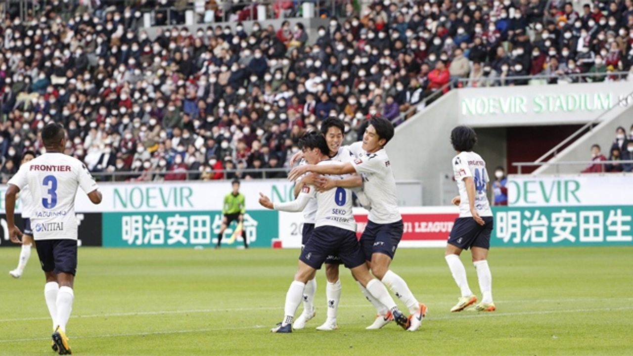 Japonya'da futbol liglerinde sezon 2026'dan itibaren ağustosta başlayacak