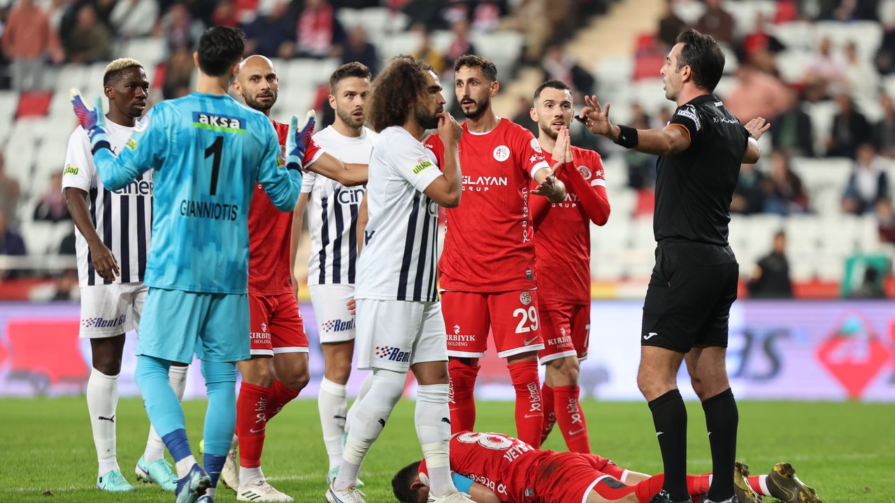 Antalyaspor-Kasımpaşa maçında gol sesi çıkmadı
