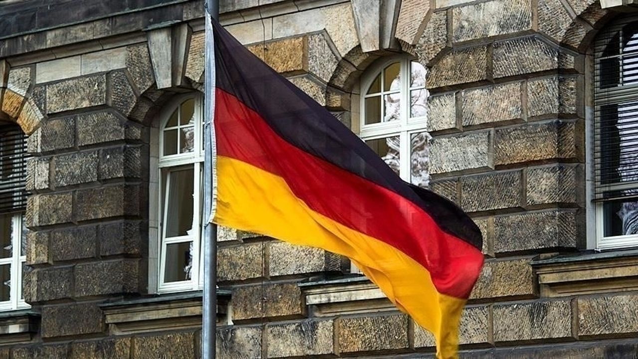Almanya Federal Hükümetini 2024'te birçok alanda zorluklar bekliyor