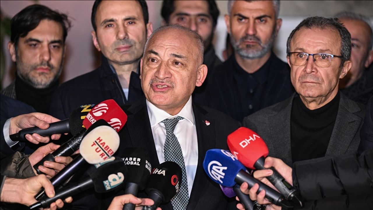 Mehmet Büyükekşi: Tüm lig maçları süresiz olarak ertelendi