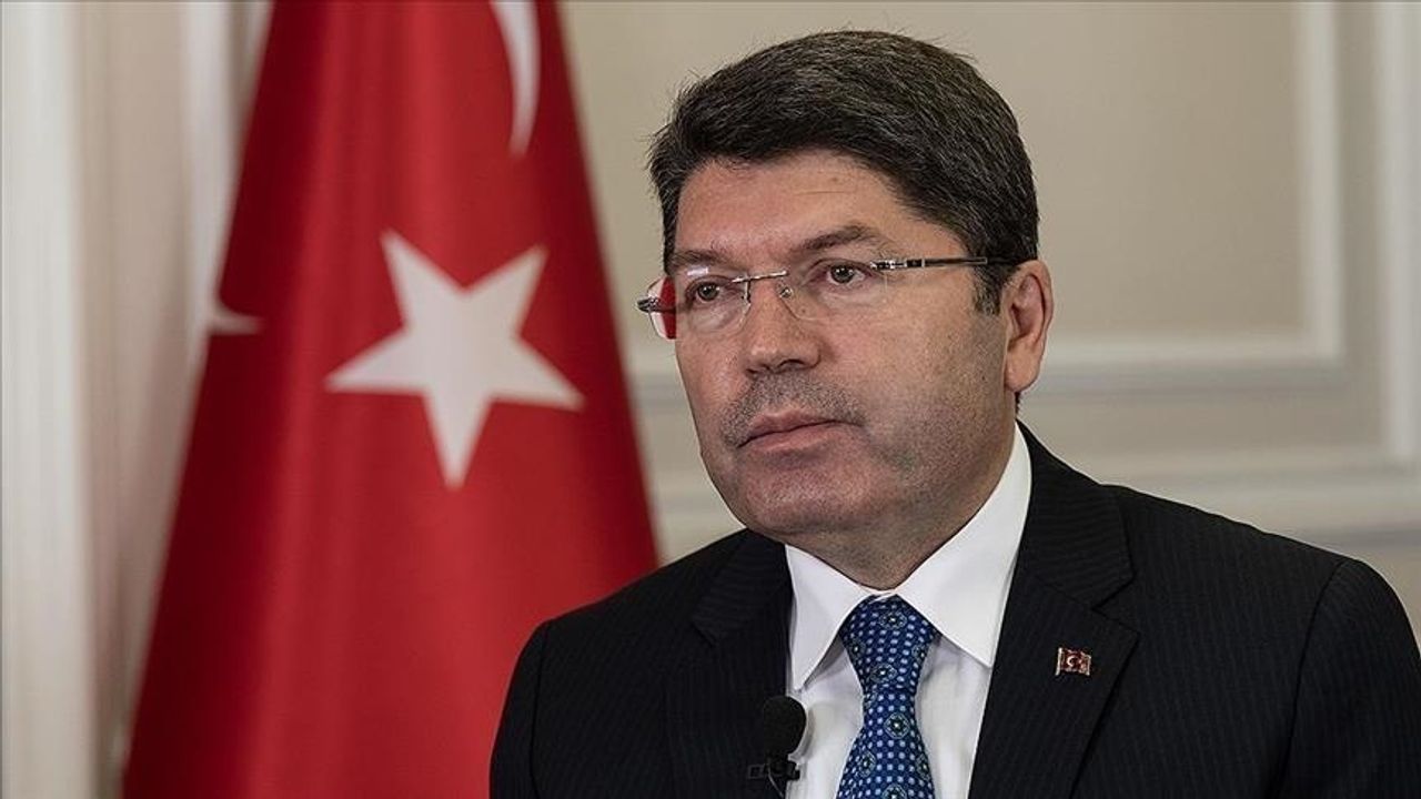 Adalet Bakanı Tunç'tan şehitler ve ailelerine yönelik paylaşımlara ilişkin açıklama
