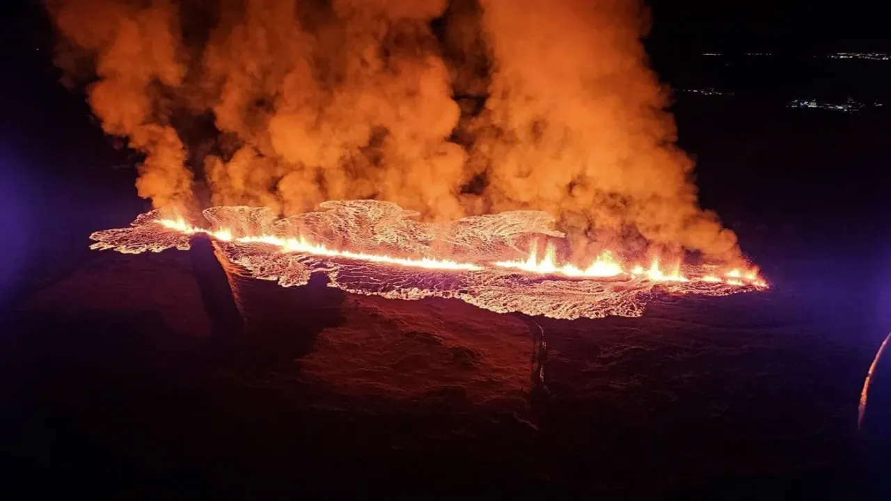 İzlanda'da yeni bir volkan patlaması