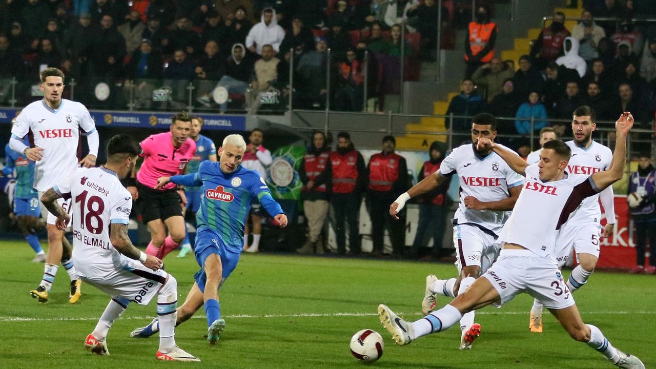 Çaykur Rizespor, Trabzonspor'u 1-0 yendi