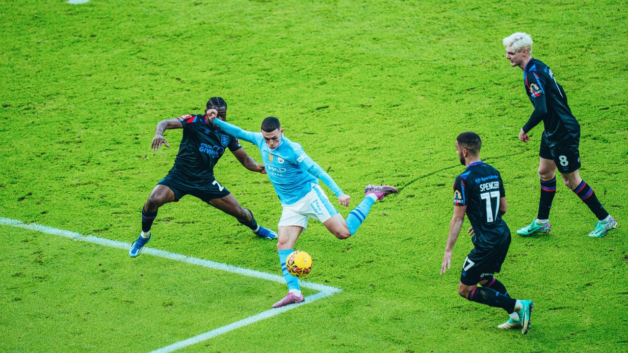 Manchester City, İngiltere Federasyon Kupası'nda Huddersfield Town'ı 5-0 yendi