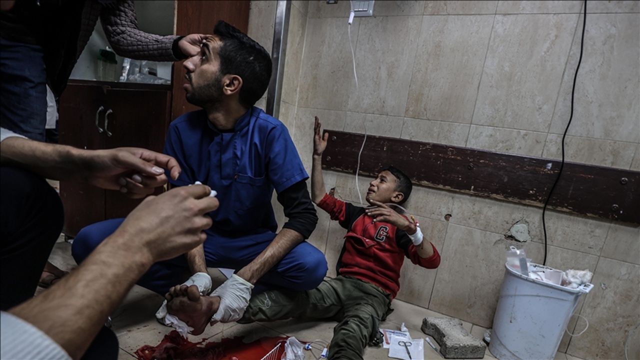 İsrail'in Gazze'de farklı noktaları hedef alması sonucu çok sayıda kişi öldü ve yaralandı