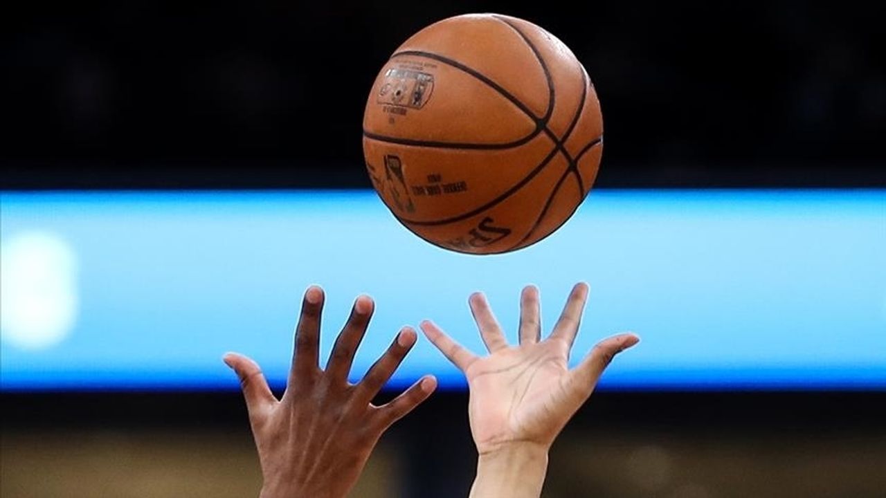 NBA'de Suns, Booker'ın 52 sayısıyla Pelicans'ı 123-109 yendi
